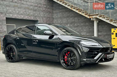 Внедорожник / Кроссовер Lamborghini Urus 2020 в 