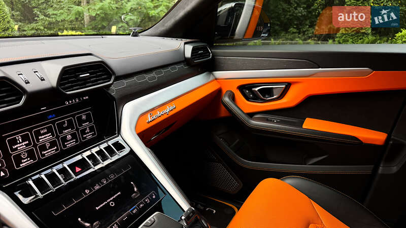 Внедорожник / Кроссовер Lamborghini Urus 2019 в Киеве