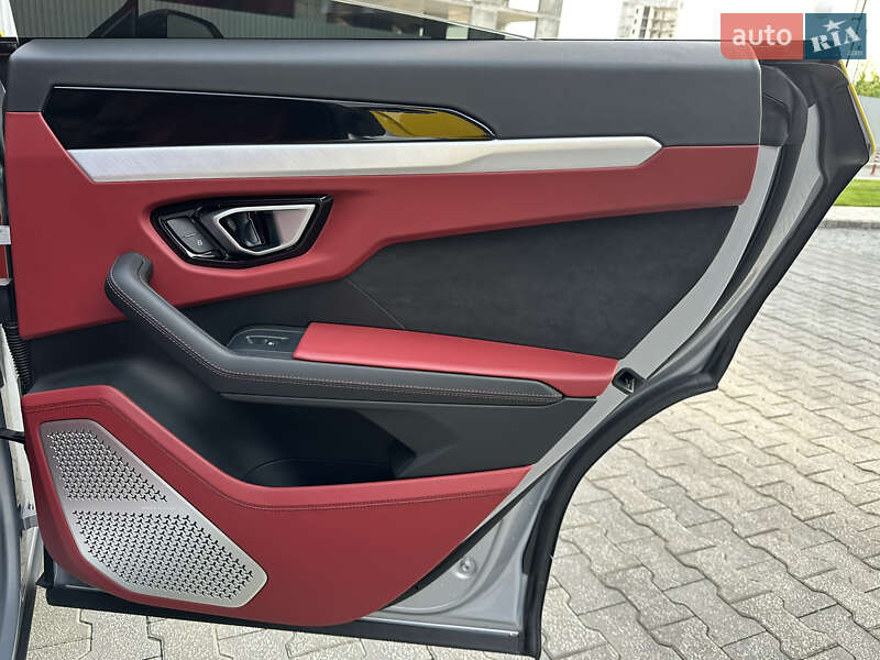Внедорожник / Кроссовер Lamborghini Urus 2019 в Киеве