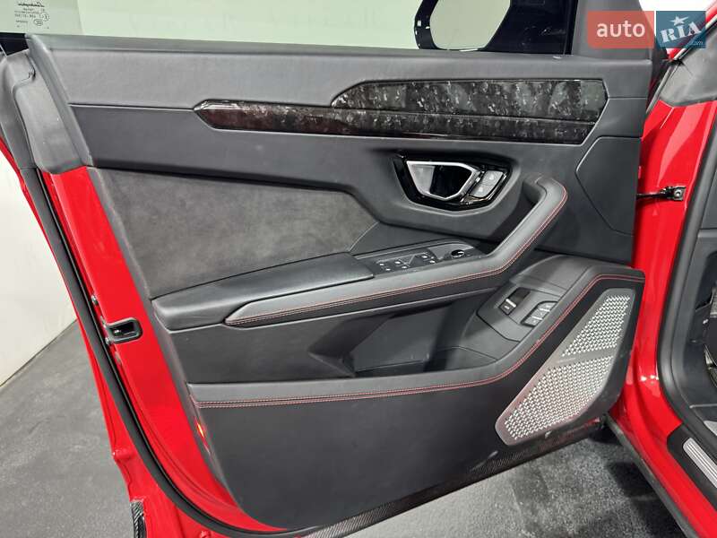 Внедорожник / Кроссовер Lamborghini Urus 2021 в Киеве