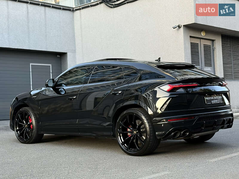 Внедорожник / Кроссовер Lamborghini Urus 2020 в Киеве