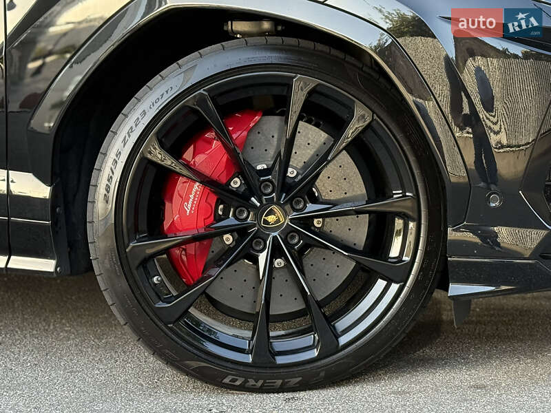 Внедорожник / Кроссовер Lamborghini Urus 2020 в Киеве