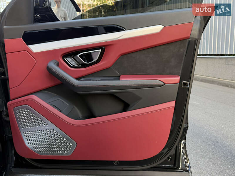 Внедорожник / Кроссовер Lamborghini Urus 2020 в Киеве