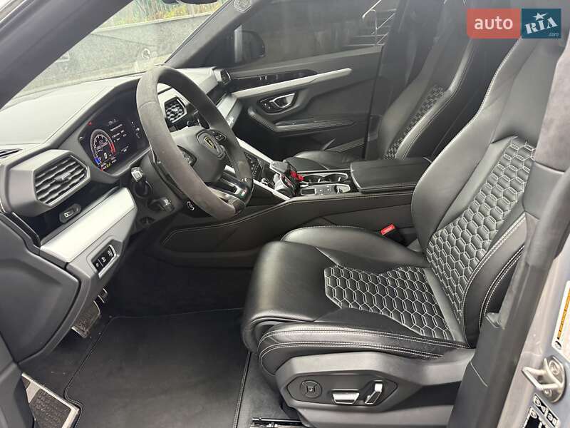 Позашляховик / Кросовер Lamborghini Urus 2020 в Києві фото 16 Позашляховик / Кросовер Lamborghini Urus 2020 в Києві