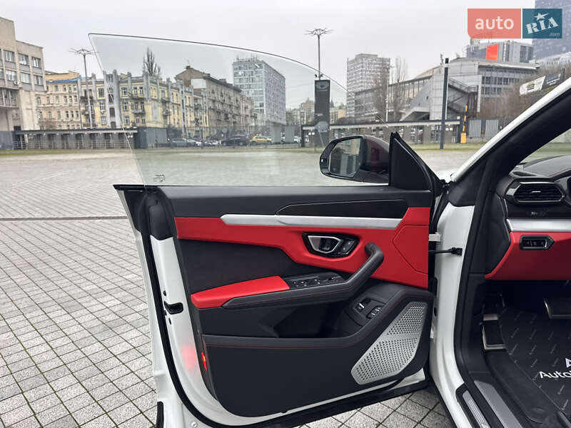 Внедорожник / Кроссовер Lamborghini Urus 2020 в Киеве