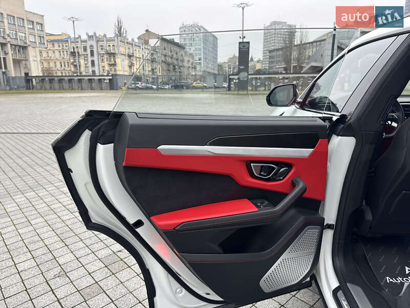 Внедорожник / Кроссовер Lamborghini Urus 2020 в Киеве