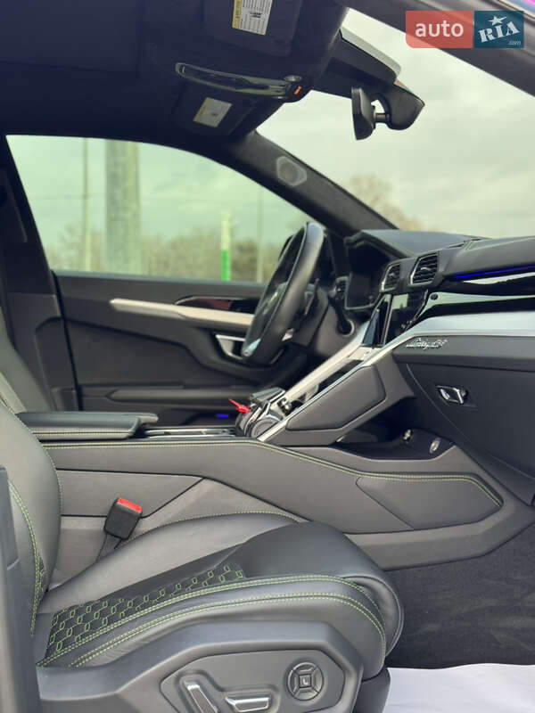 Внедорожник / Кроссовер Lamborghini Urus 2020 в Киеве