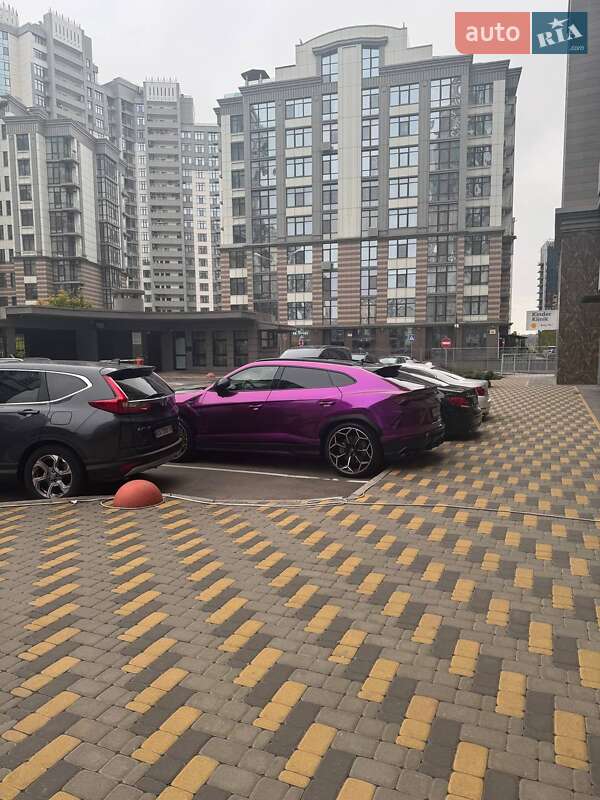 Позашляховик / Кросовер Lamborghini Urus 2020 в Києві фото 13 Позашляховик / Кросовер Lamborghini Urus 2020 в Києві