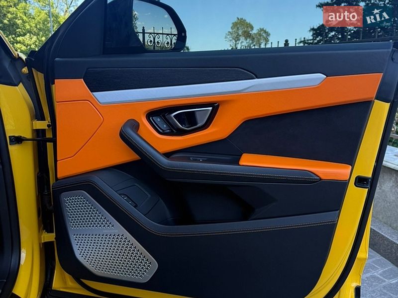 Внедорожник / Кроссовер Lamborghini Urus 2019 в Киеве