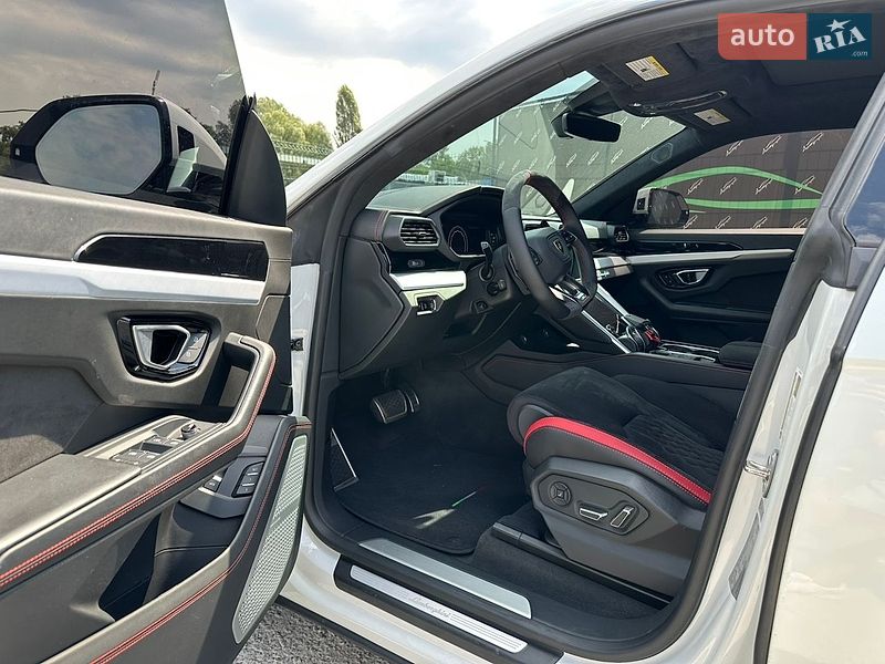 Позашляховик / Кросовер Lamborghini Urus 2019 в Києві