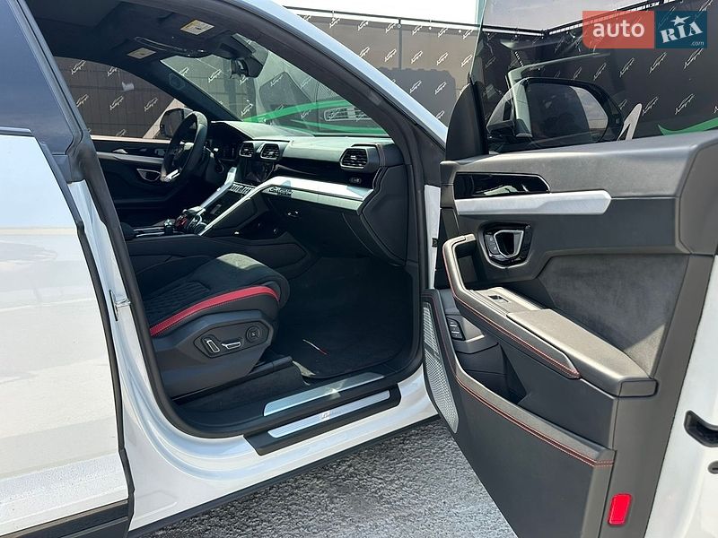 Позашляховик / Кросовер Lamborghini Urus 2019 в Києві
