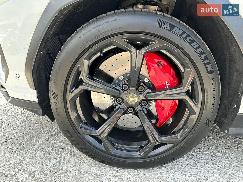 Позашляховик / Кросовер Lamborghini Urus 2019 в Києві