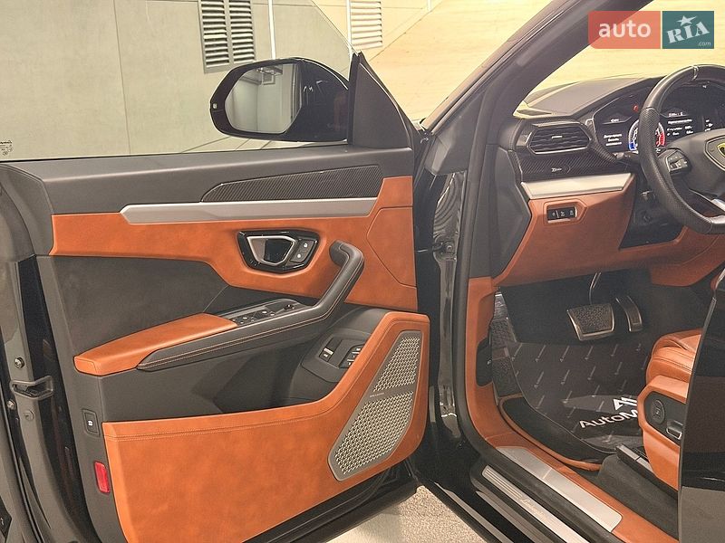 Позашляховик / Кросовер Lamborghini Urus 2020 в Києві фото 11 Позашляховик / Кросовер Lamborghini Urus 2020 в Києві