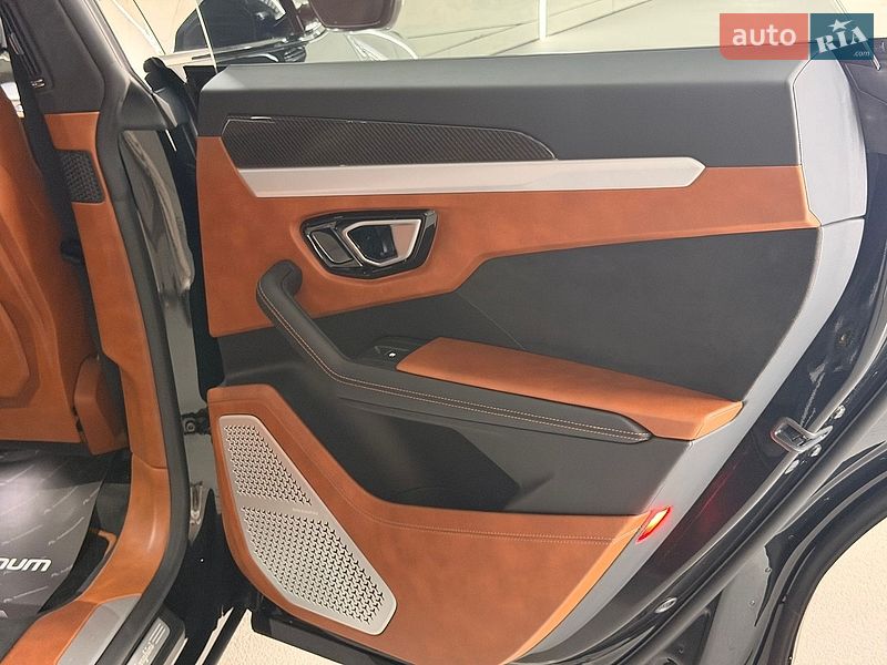 Позашляховик / Кросовер Lamborghini Urus 2020 в Києві фото 25 Позашляховик / Кросовер Lamborghini Urus 2020 в Києві