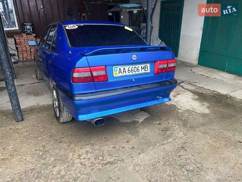 Седан Lancia Dedra 1994 в Черновцах