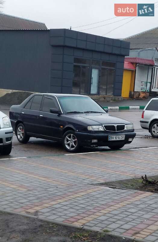 Седан Lancia Dedra 1992 в Любашевке