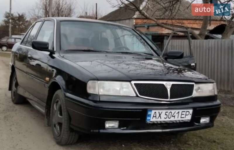 Седан Lancia Dedra 1993 в Чугуеве