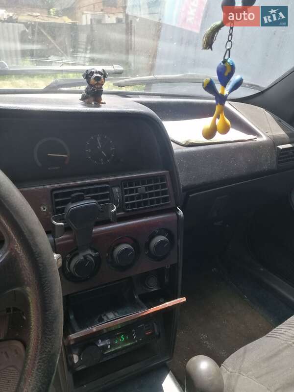 Седан Lancia Dedra 1990 в Полтаве