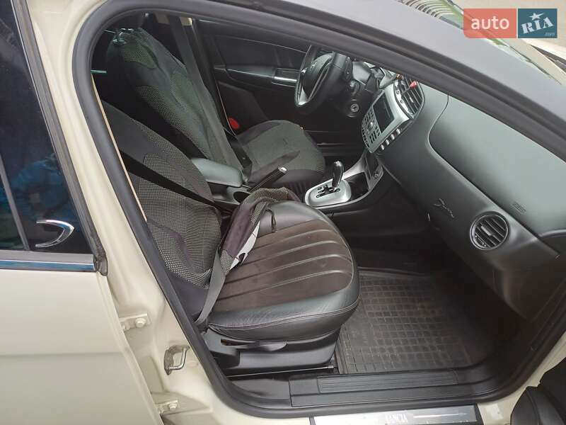 Хэтчбек Lancia Delta 2009 в Киеве фото 2 Хэтчбек Lancia Delta 2009 в Киеве