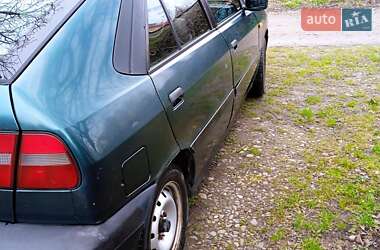 Хэтчбек Lancia Delta 1995 в 