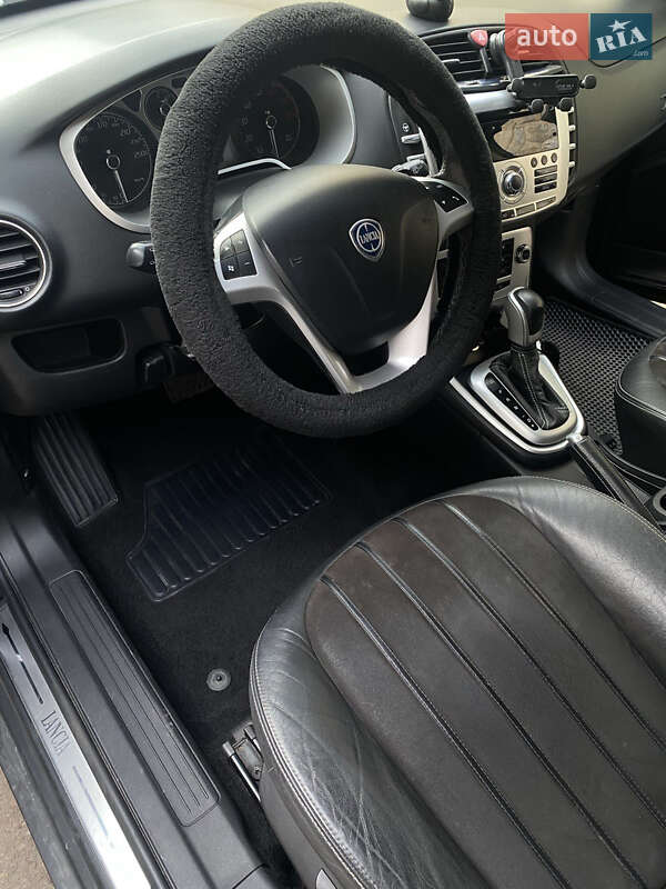 Хэтчбек Lancia Delta 2009 в Житомире