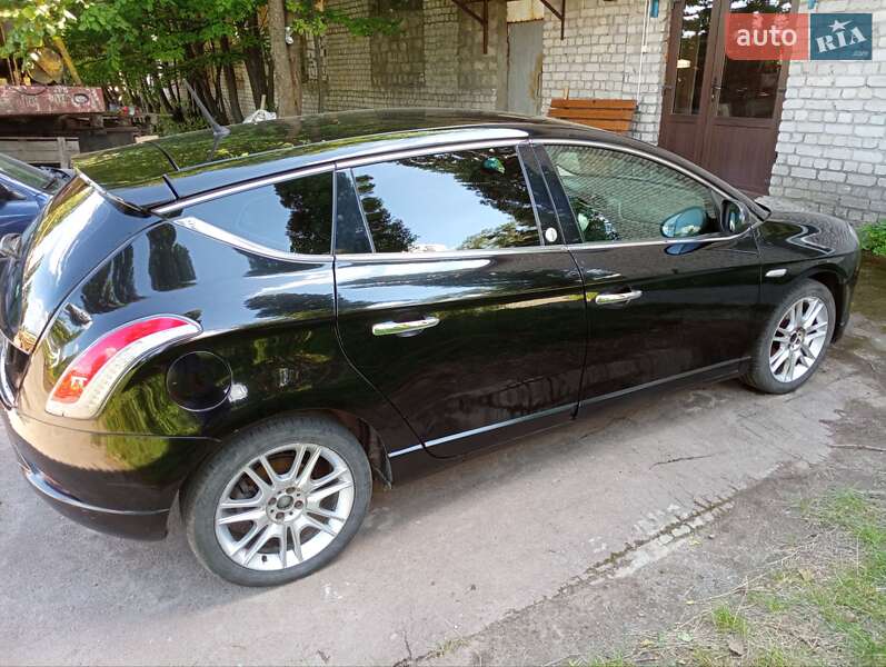 Хэтчбек Lancia Delta 2014 в Олевске