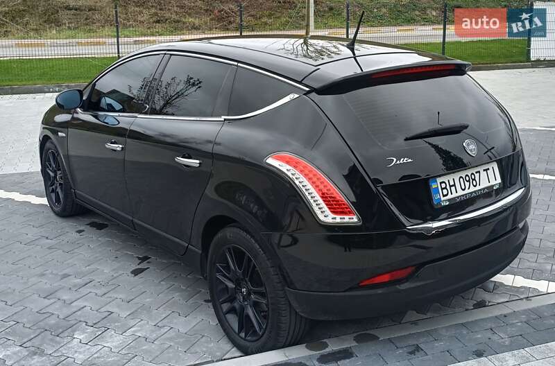 Хэтчбек Lancia Delta 2008 в Ирпене