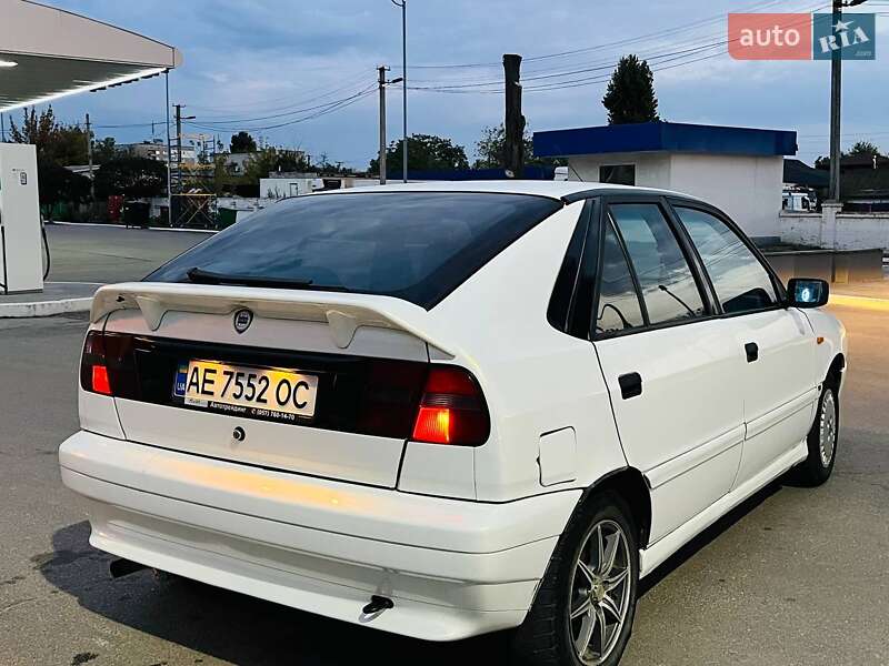 Хэтчбек Lancia Delta 1994 в Новомосковске