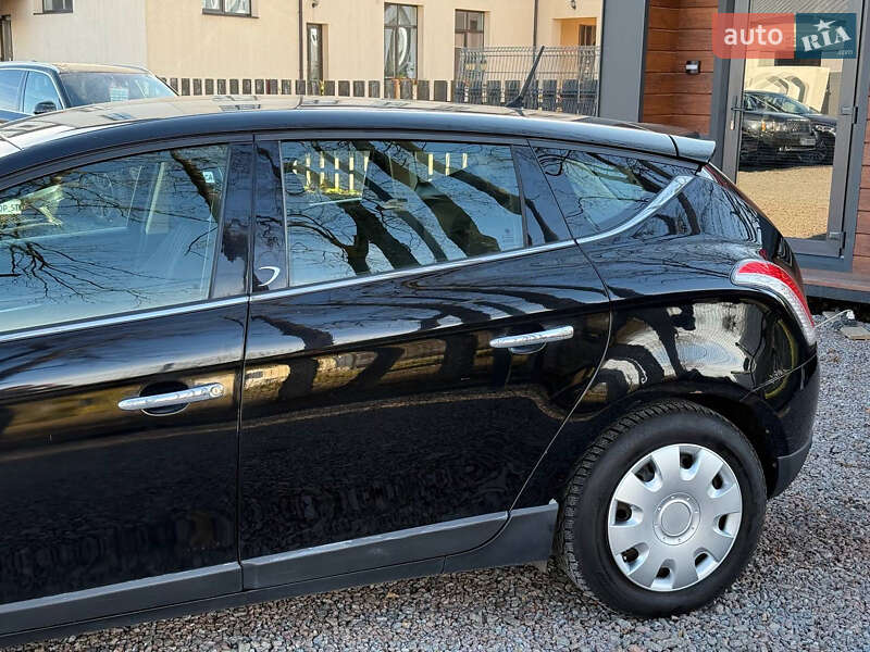 Хэтчбек Lancia Delta 2008 в Стрые