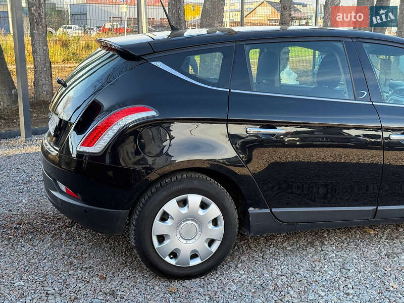 Хэтчбек Lancia Delta 2008 в Стрые