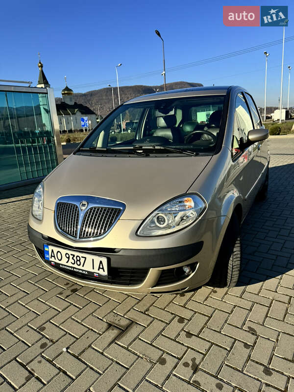 Універсал Lancia Musa 2007 в Хусті