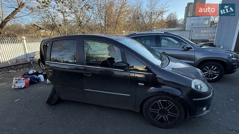 Мікровен Lancia Musa 2012 в Києві