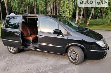 Минивэн Lancia Phedra 2010 в 
