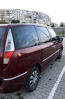 Минивэн Lancia Phedra 2004 в 
