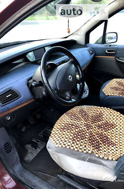 Минивэн Lancia Phedra 2004 в 