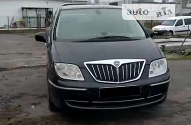 Минивэн Lancia Phedra 2004 в 