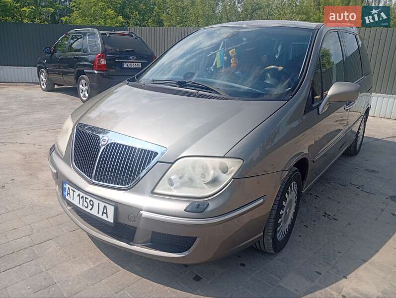 Lancia Phedra 2005