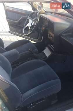 Седан Lancia Thema 1990 в 