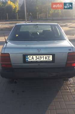 Седан Lancia Thema 1990 в 