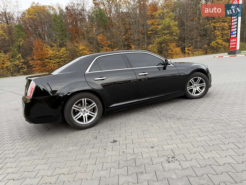 Седан Lancia Thema 2012 в Черновцах