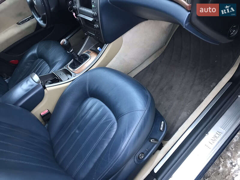 Седан Lancia Thesis 2003 в Киеве