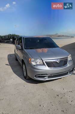 Минивэн Lancia Voyager 2013 в Киеве