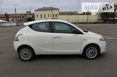 Хэтчбек Lancia Ypsilon 2013 в Киеве