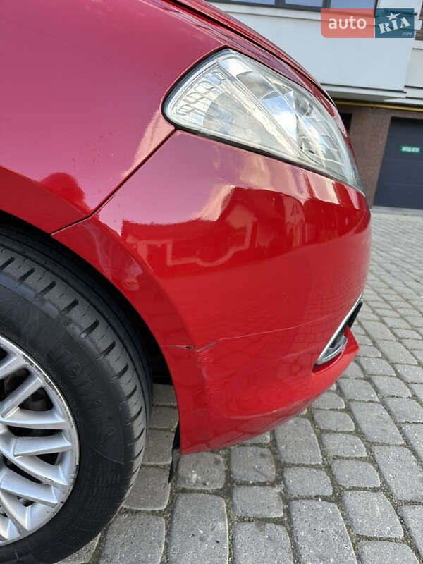 Хэтчбек Lancia Ypsilon 2014 в Львове