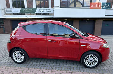 Хэтчбек Lancia Ypsilon 2014 в 