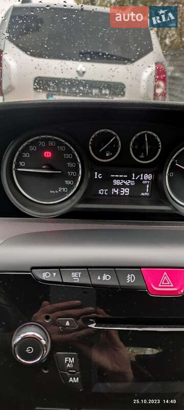 Хетчбек Lancia Ypsilon 2013 в Києві фото 8 Хетчбек Lancia Ypsilon 2013 в Києві