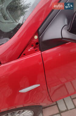 Хэтчбек Lancia Ypsilon 2012 в 