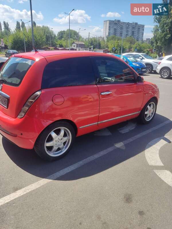 Хэтчбек Lancia Ypsilon 2008 в 