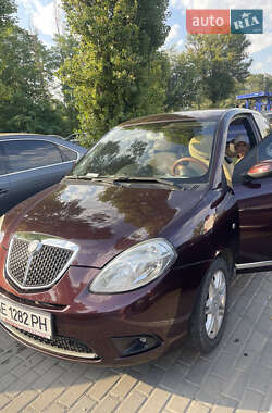 Хэтчбек Lancia Ypsilon 2008 в 