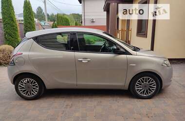 Хэтчбек Lancia Ypsilon 2013 в Киеве